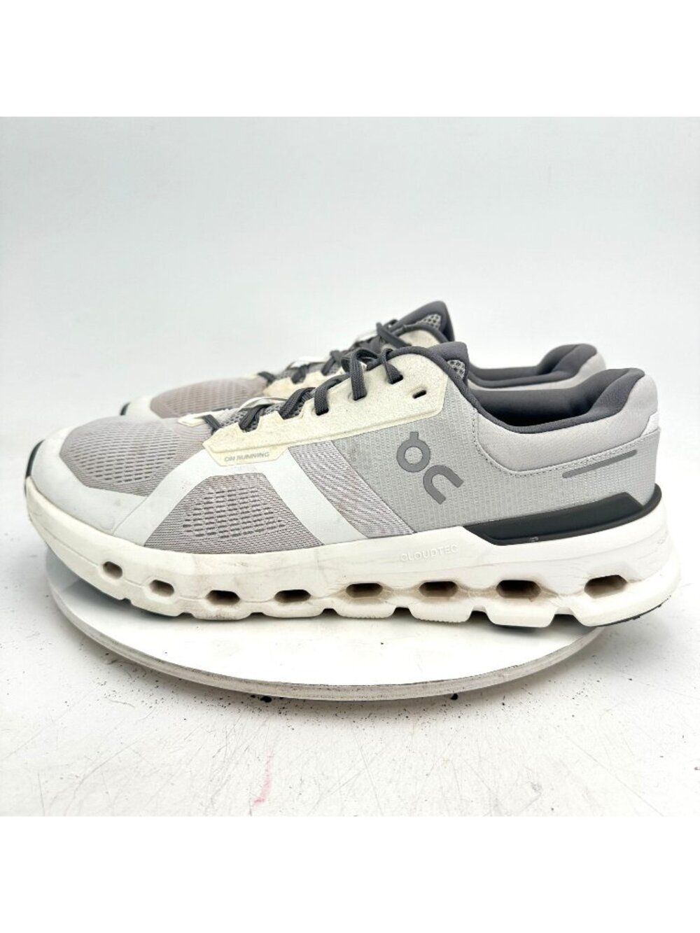On Cloudrunner 2 Swiss Engineering Men Size 13 3ME10140622 Frost White Shoes